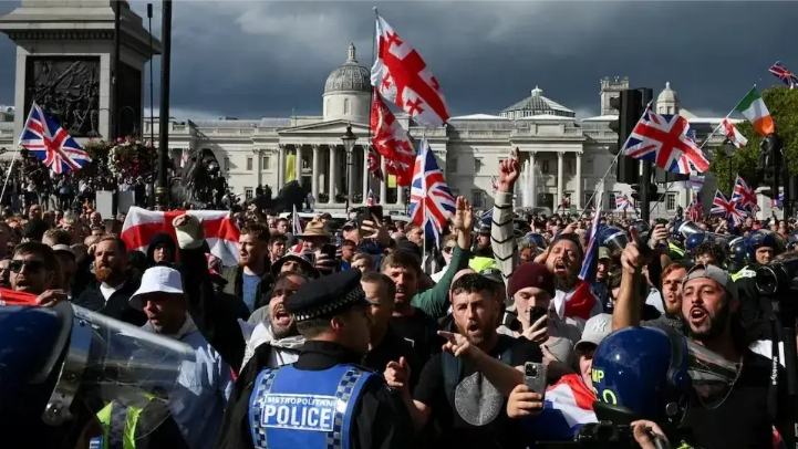 Sự trỗi dậy của phong trào cánh hữu mới tại Anh